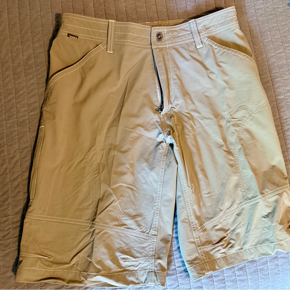 Kuhl Men's Light Green Cargo Shorts size 36